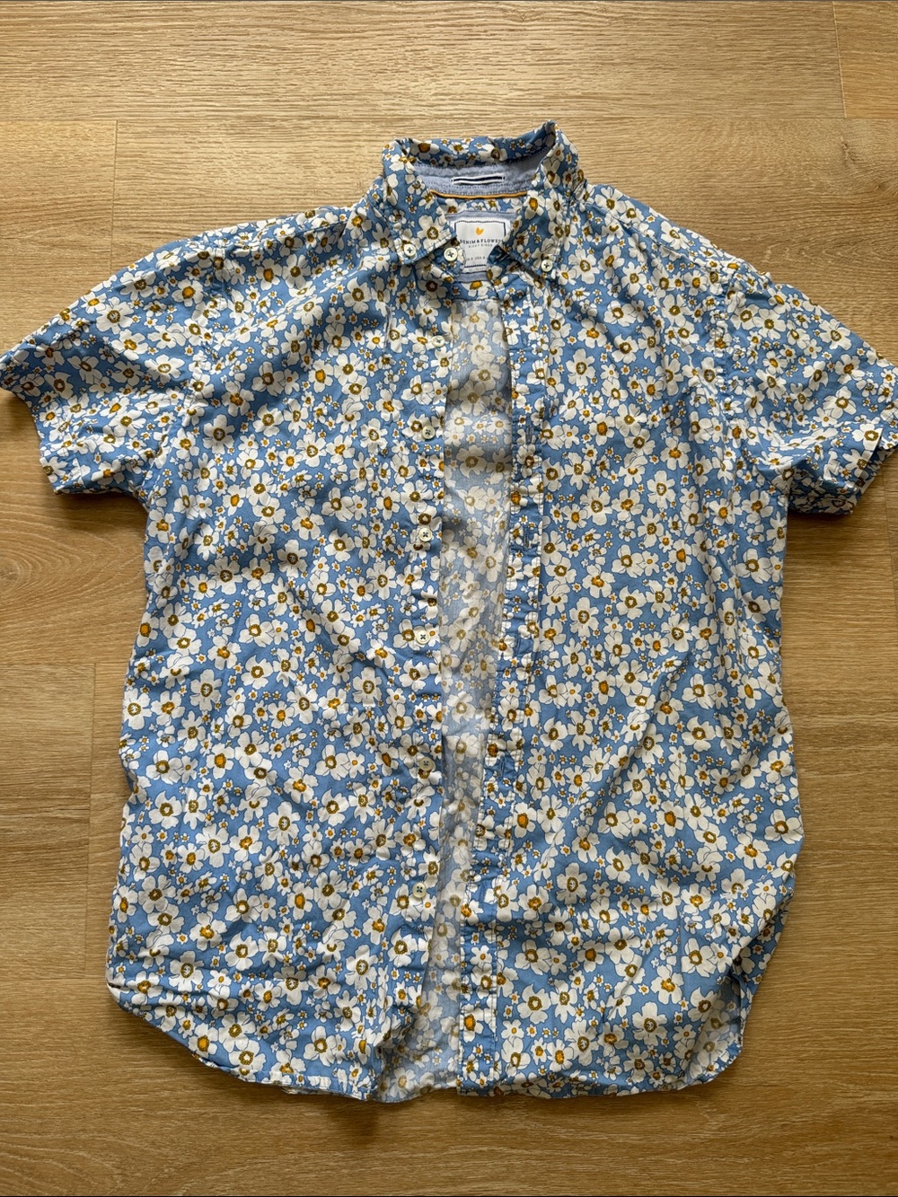 FREE RIPPED Denim & Flower Blue Yellow and White Floral Short Sleeve Button Down